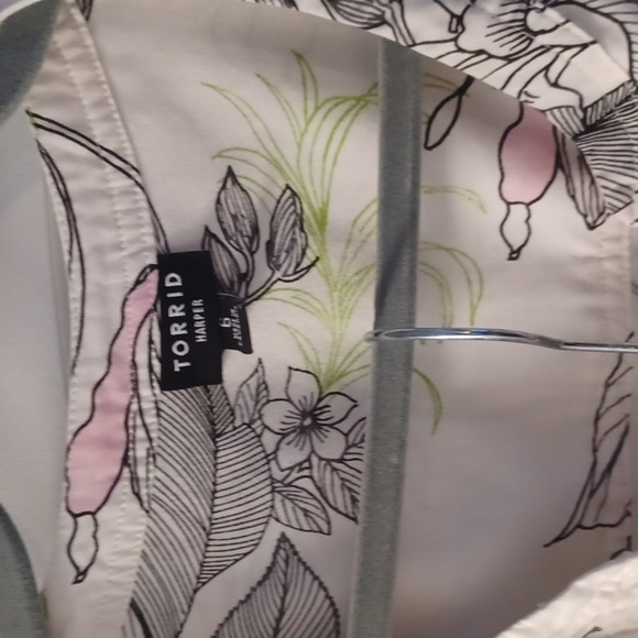 3 Torrid Harper Challis Short Sleeve Blouses (3 in EUC) - Picture 10 of 10